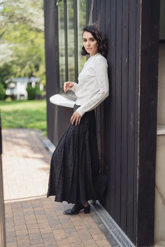Top Stitched Pleated Skirt-Black leather skirt modern